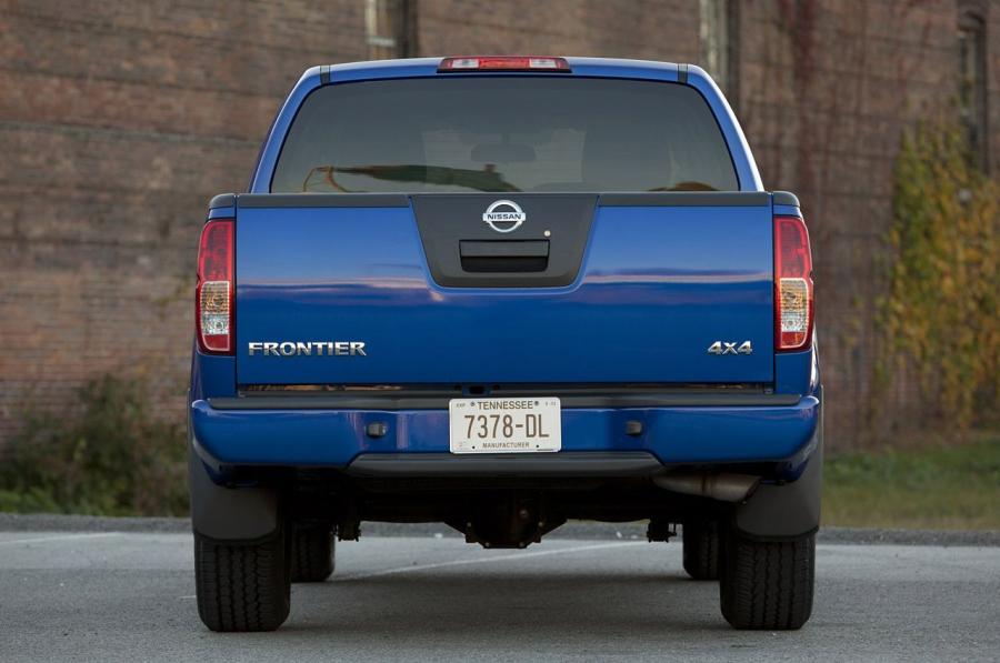  Nissan Frontier Crew Cab 4x4 2012 года  (фото 5 из 30)